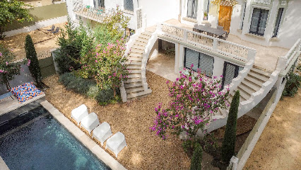 La Demeure 5* Spa Saint Quenin - 450 M² - 30 Pers - Piscine-Jacuzzi Gîte à Vaison-la-Romaine