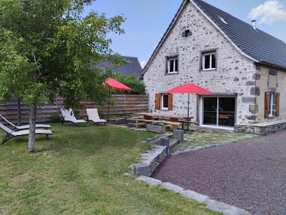 Gite De Pierres Et De Bois, Gîte à Saint-Pierre-Roche