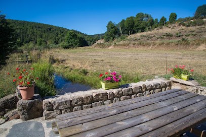 Gîtes De France 3 épis 5 Pers à Pierrefiche, Gîte à Pierrefiche