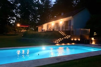 Gite Le Clos Des Chênes, Gîte à Thouron