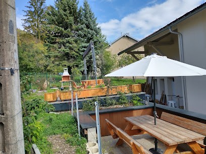 Gites La Châtelaine : Location Gites 4 Et 6 Pers, Proche Station De Ski Les Rousses Et Cascades Du Hérisson, Dans Le Jura, Gîte à La Rixouse