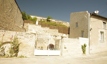 Le Logis Troglo du Vigneron, Gîte à Parnay