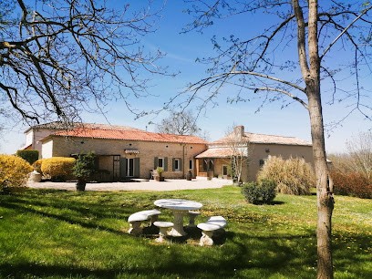 Hameau De Galice: Gîtes Et Chambres D'hôtes Avec Piscine Chauffée Et Spa, Salle De Réception, Proche Bergerac, Lot-et-Garonne, Gîte à Saint-Sernin