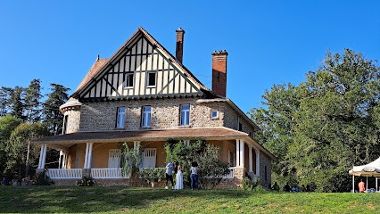 Manoir de Bois La Ribiere, Gîte à Saint-Priest-Taurion