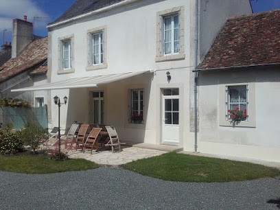 Les hirondelles: Gîte familial 4 épis 10 pers proche circuit de Mans Sarthe Zoo de la flèche, Gîte à Vallon-sur-Gée