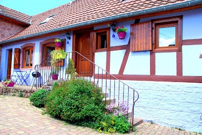 Gîte La Maison Bleue 4 étoiles, Gîte à Saint-Nabor