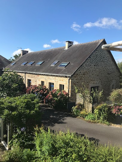 Domaine des Pins - Location de Gîtes, Gîte à Cast