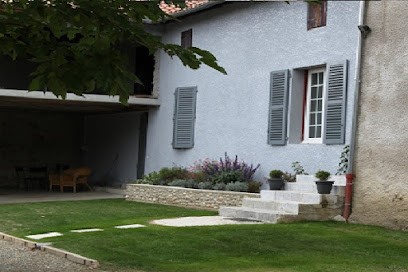 Gîte Des Biches Chartol, Gîte à Clarac