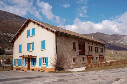 Gîte Les Espelines : Gîte De Groupe Et Gîte D'étape, 5 Chambres, Jardin, Vercors, Gîte à Vassieux-en-Vercors