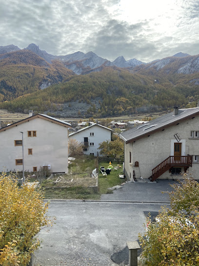 House Le Laurau, Gîte au Monêtier-les-Bains