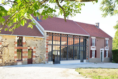 La Croisée Gîte En Bourgogne *Jardin*Piscine*, Gîte à Lindry