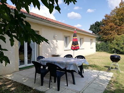 Gîtes Du Mas Dupuis Locations Gîtes Maisons Près De St Vulbas, Plaine De L'ain, Cnpe Du Bugey, Gîte à Sainte-Julie