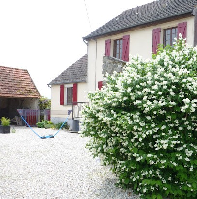 GITE DU MOUTIER MONTHUREL, Gîte à Monthurel