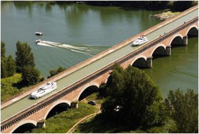 GITE LE RUISSEAU, Gîte à Castelsarrasin