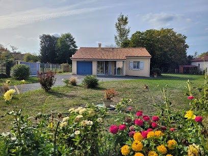 Maison La Bonbonnière - Neuvic, Gîte à Neuvic