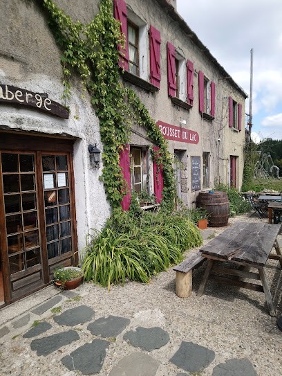 Gite D'Etape Le Rousset Du Lac, Gîte à Saint-Cirgues-en-Montagne