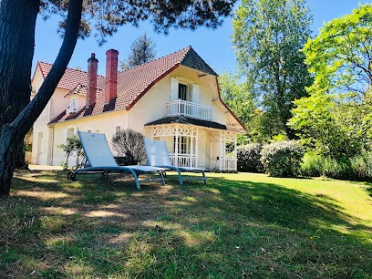 SOUS LES PINS, Gîte à Sainte-Marguerite-sur-Mer