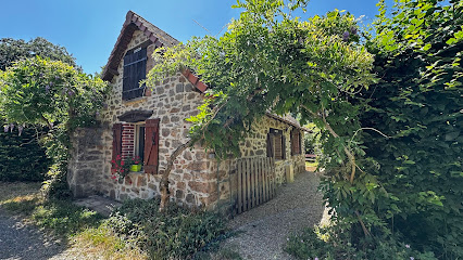 Gîtes Aux Détours De L'étang, Gîte à Château-Chervix