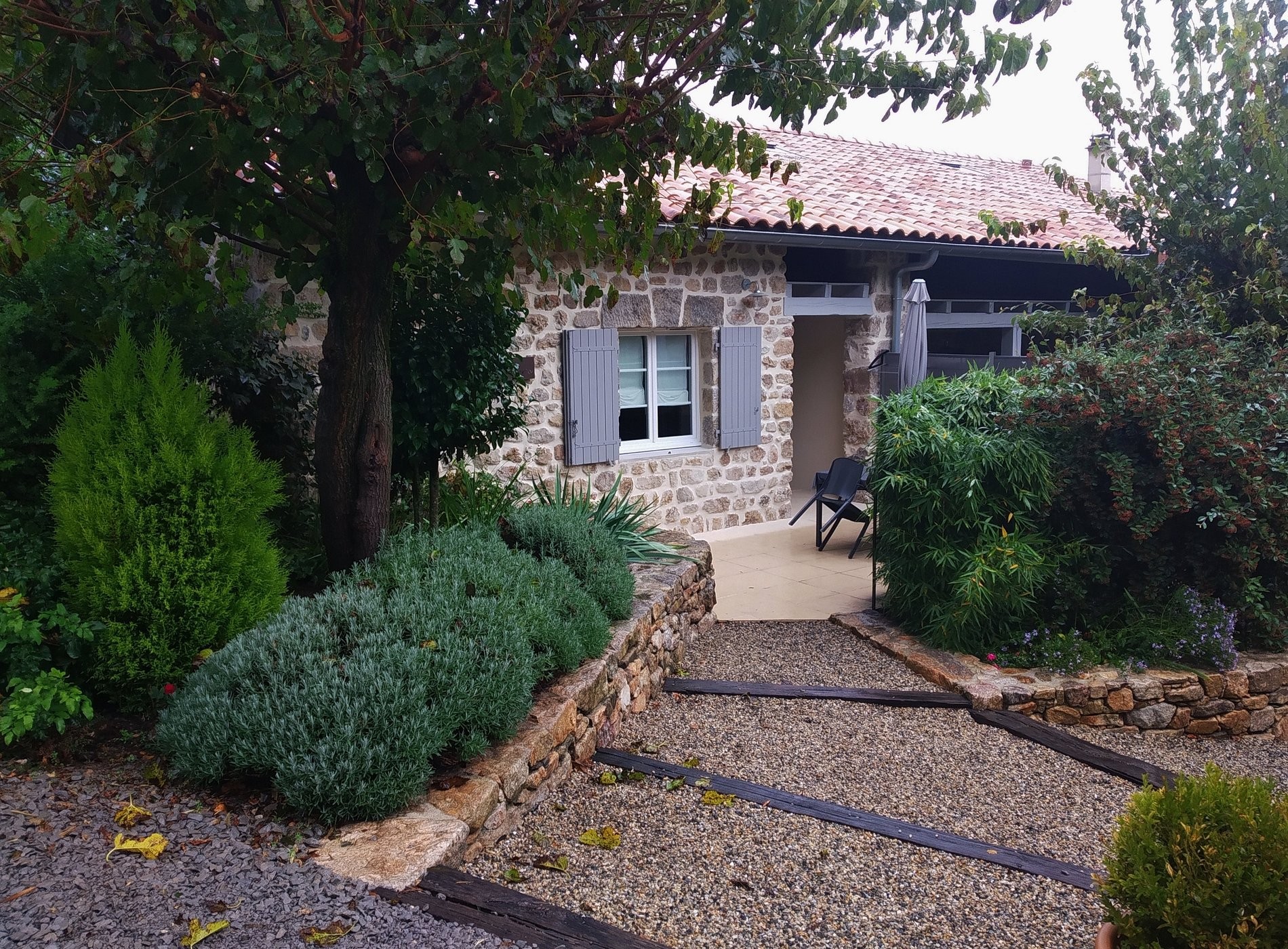 Le Mas Rocher, Gîte à Meyras