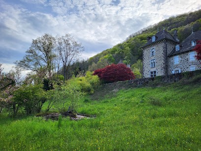 Enclos Des 4 Saisons, Gîte à Vic-sur-Cère