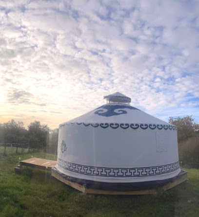 Yourte Village - Séjour & Vente De Yourtes Dans La Loire 42, Gîte à Cleppé