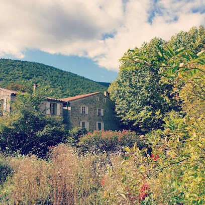 Gite Du Grand Cèdre, Gîte à Campôme