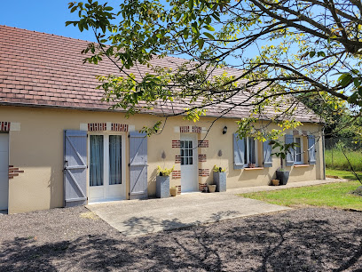 Une Maison Hors Du Temps, Maison Ludique Thème Années 80, Avec Enquête Type 'Escape Game', Gîte à Sépeaux-Saint Romain