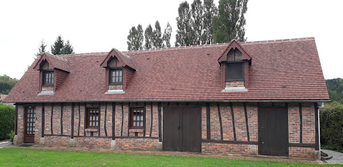 Le Petit Gîte De La Varenne, Gîte à Saint-Hellier