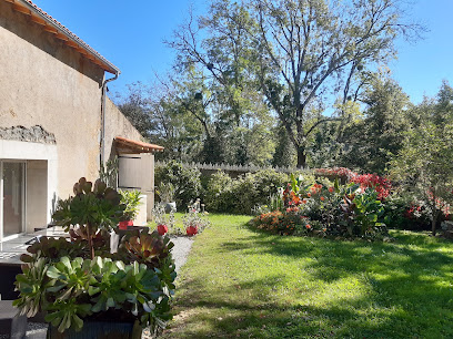 Pan Demeure & Granges, Gîte à Montesquieu-Avantès