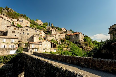 Le Donjon Du Chastelas, Gîte Et Chambres D'hôtes à Jaujac, Gîte à Jaujac