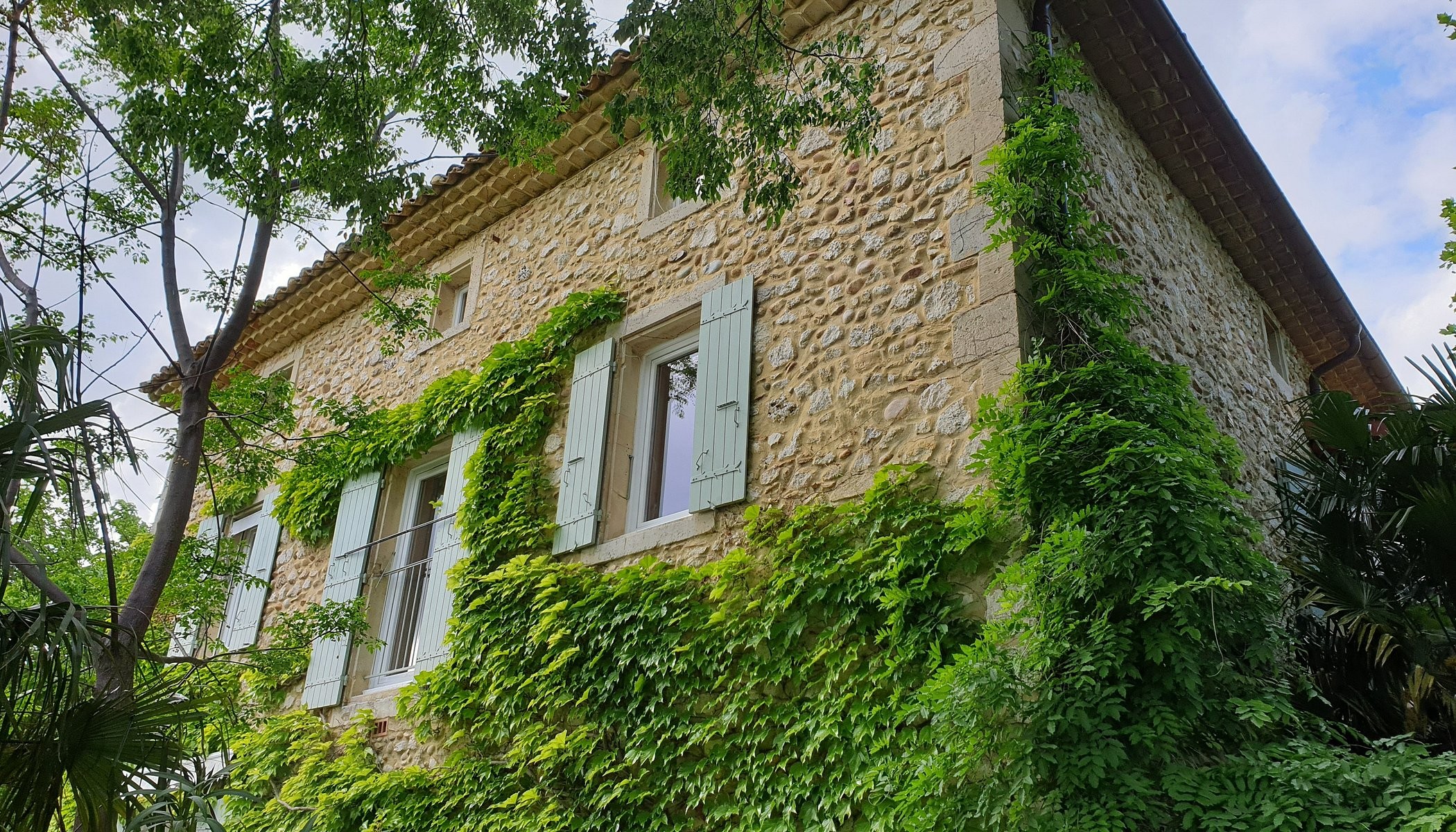 Le Château Des Estubiers, Gîte aux Granges-Gontardes