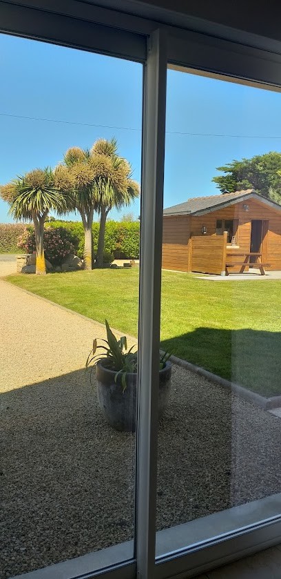 LE SENTIER DES DUNES : gîte le Garage, Gîte à Cléder