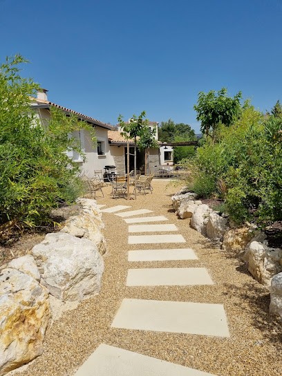 Les Bergeries de Saumane: Gîte avec piscine dans le Luberon, Gîte de groupe en Provence, Golf de Saumane, dans le Vaucluse, Gîte à Saumane-de-Vaucluse