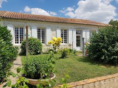GITES BELLE FONTAINE: Gîte Au Calme, Idéal Curistes, Location De Vacances Proche Mer Et Station Thermale En Charente-Maritime, Gîte à Breuil-Magné