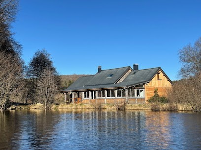 Chalet Carpe Diem du Morvan, Gîte à Dun-les-Places