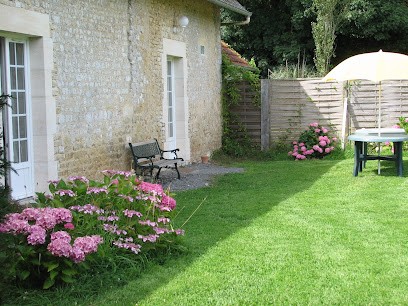 LODGE Le PASSÉ Composé, Gîte à Saon