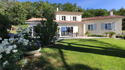 La Villa Moursoise, Gîte à Mours-Saint-Eusèbe