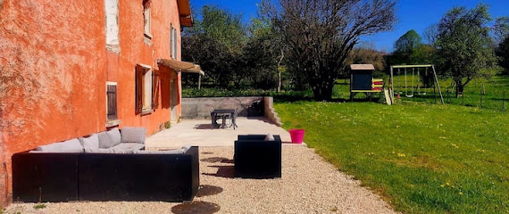 Gîte Le Refuge Jurassien, Gîte à Saint-Maurice-Crillat