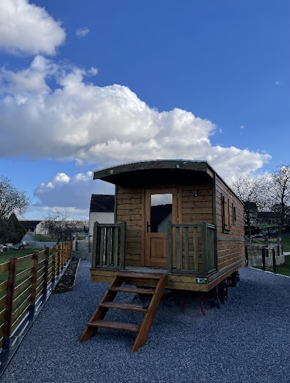 Chez Célia, Roulotte En Champagne, Gîte à Fleury-la-Rivière