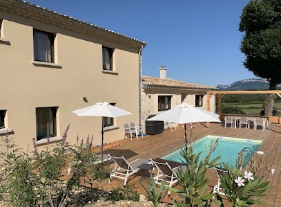 Maison Girardon gite avec piscine, entre Vercors et Provence, Gîte de charme au calme en Drôme Provençale, salle de reception, Gîte à La Roche-sur-Grane