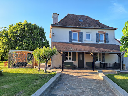 Gîte De La Grange Ovalaire, Gîte à Saint-Yrieix-la-Perche