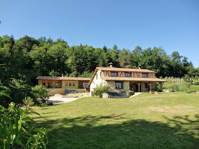 Alcamparol. Hébergements Insolites, Gîte à Sainte-Croix-Volvestre