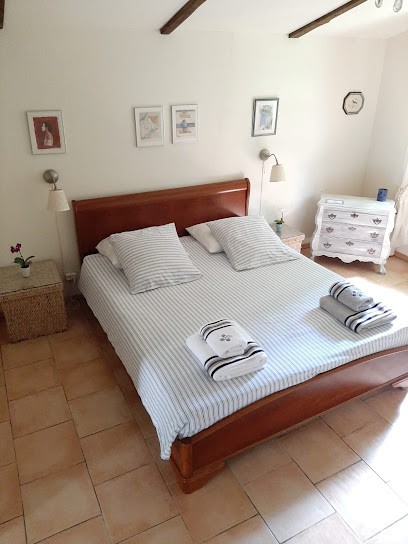 Les Deux Magnolias, Gîte à Saint-Léon-sur-l'Isle