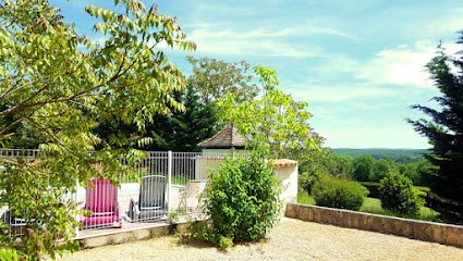 VILLA LA ROZIERE, Gîte à Tourtoirac