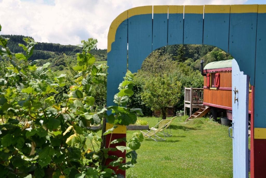 Gite's trailer Fay, Gîte à Dompierre-les-Ormes