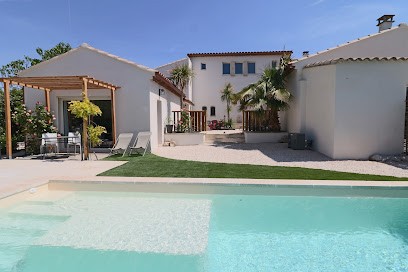 Le Mas Sainte Marie, Gîte à Saint-Didier