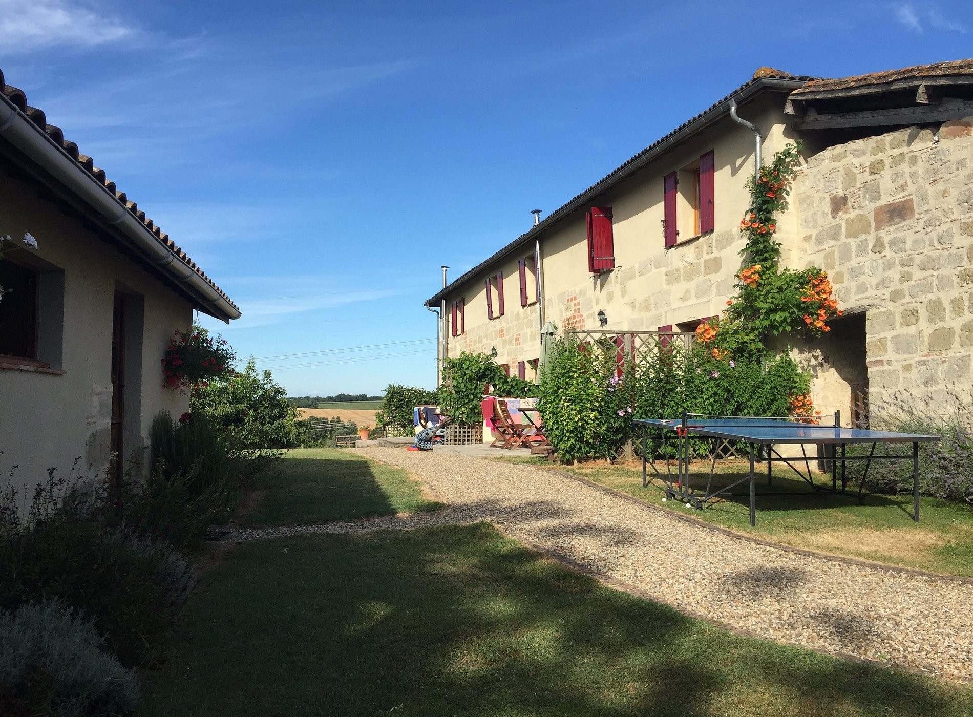 Peyrenegre Gites, Gîte à Labretonie