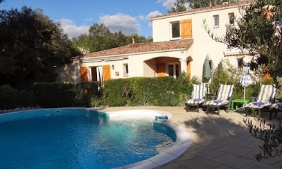 Gîtes de la Caumette: Gîtes avec piscine, au calme, pied du Pic Saint-Loup, proche Montpellier, animaux acceptés, Hérault, Gîte à Notre-Dame-de-Londres