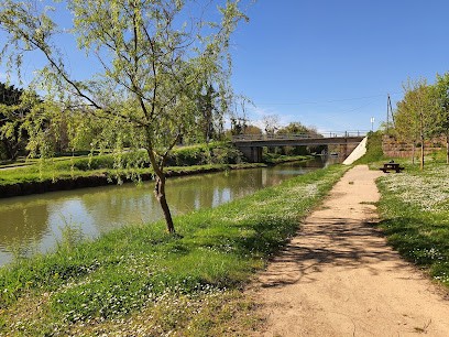 Gite Du Canal De Briare, Gîte à Dammarie-sur-Loing