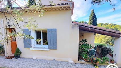 Villa Chrisma - Gîtes de France, Gîte à Orgon